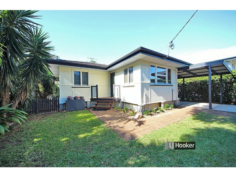 8 Andrew Street, Kallangur QLD 4503