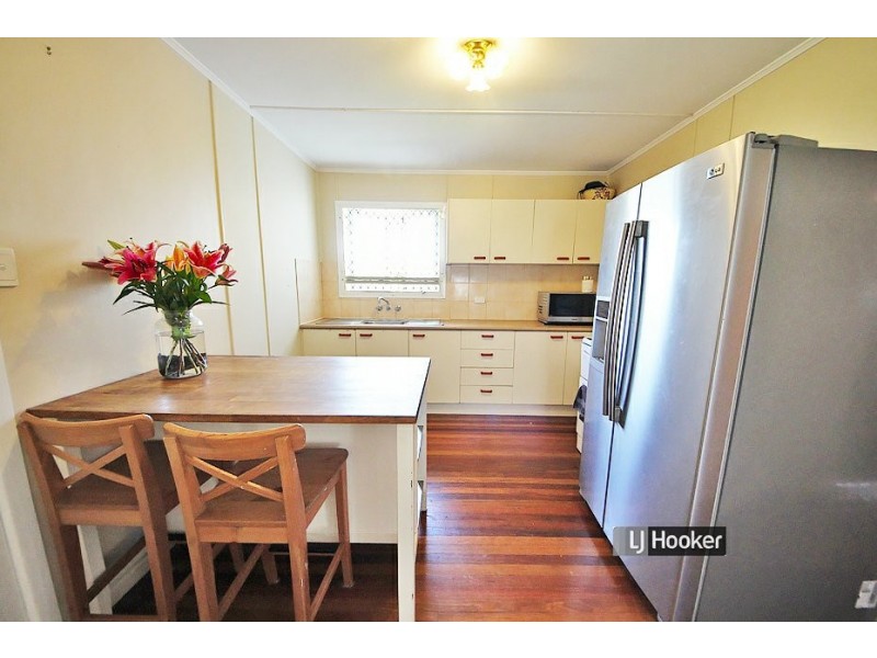 8 Andrew Street, Kallangur QLD 4503