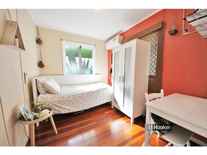 8 Andrew Street, Kallangur QLD 4503