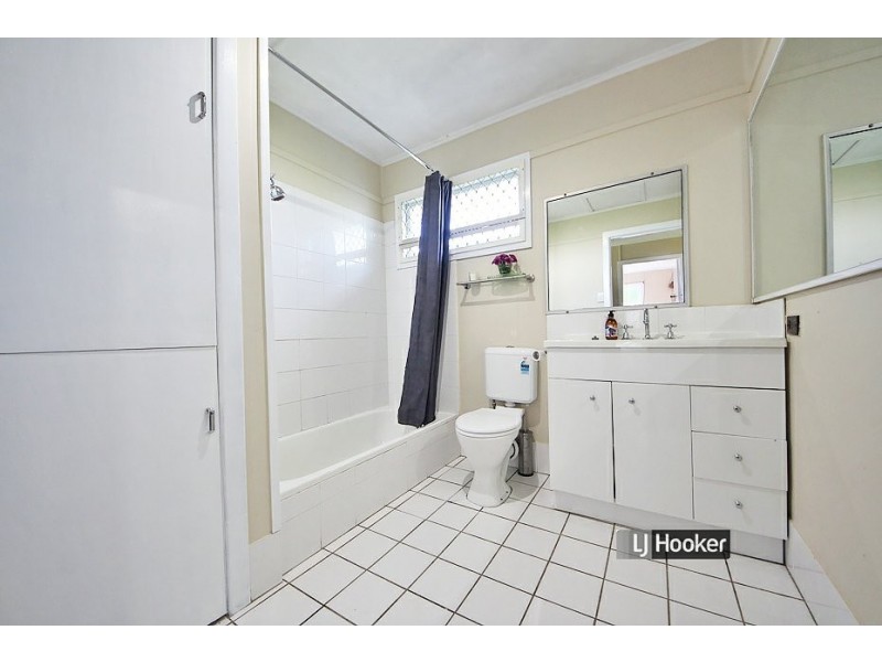 8 Andrew Street, Kallangur QLD 4503