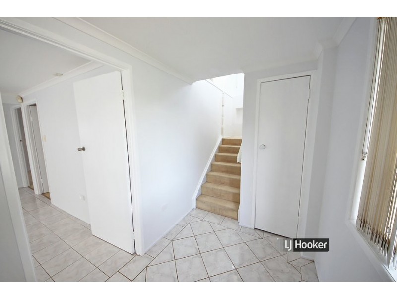 16 Arrakune Crescent, Kallangur QLD 4503