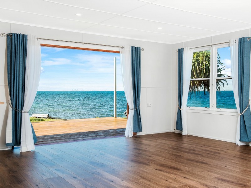 32 Woodcliffe Crescent, Woody Point QLD 4019