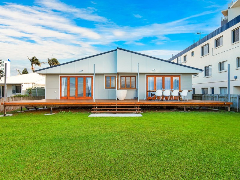 32 Woodcliffe Crescent, Woody Point QLD 4019