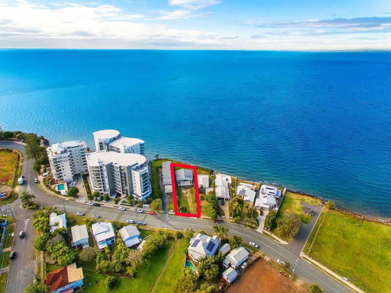 32 Woodcliffe Crescent, Woody Point QLD 4019