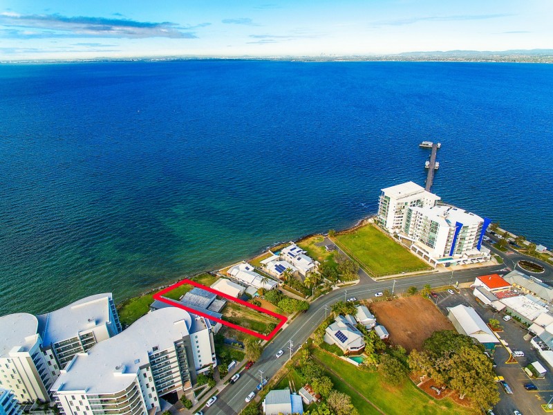 32 Woodcliffe Crescent, Woody Point QLD 4019