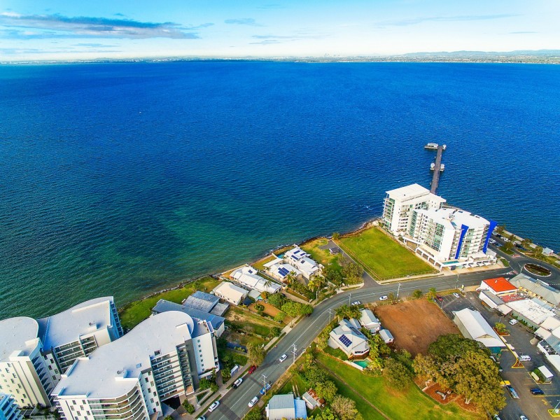32 Woodcliffe Crescent, Woody Point QLD 4019