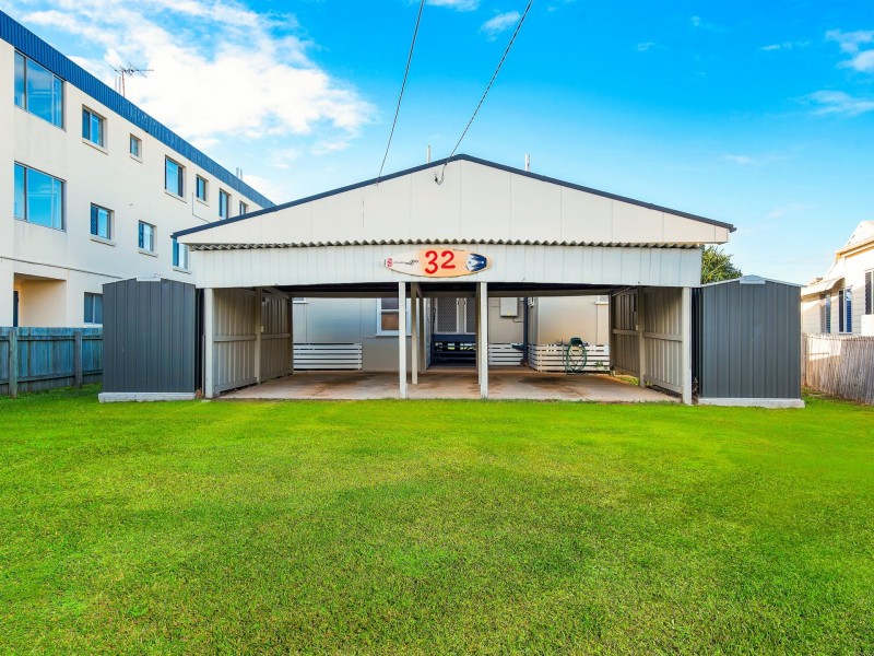 32 Woodcliffe Crescent, Woody Point QLD 4019