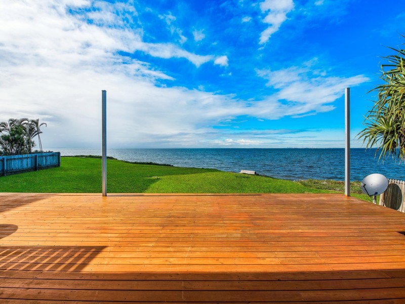32 Woodcliffe Crescent, Woody Point QLD 4019