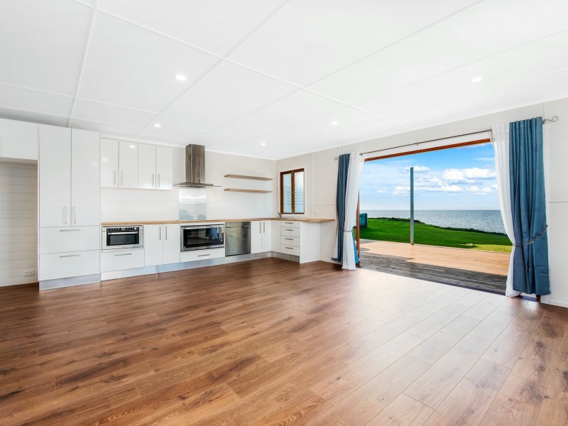 32 Woodcliffe Crescent, Woody Point QLD 4019