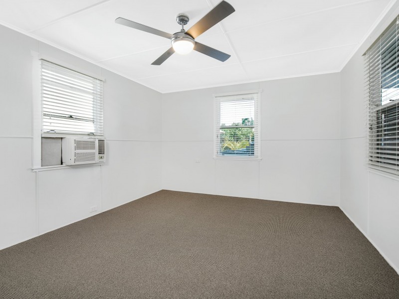 32 Woodcliffe Crescent, Woody Point QLD 4019