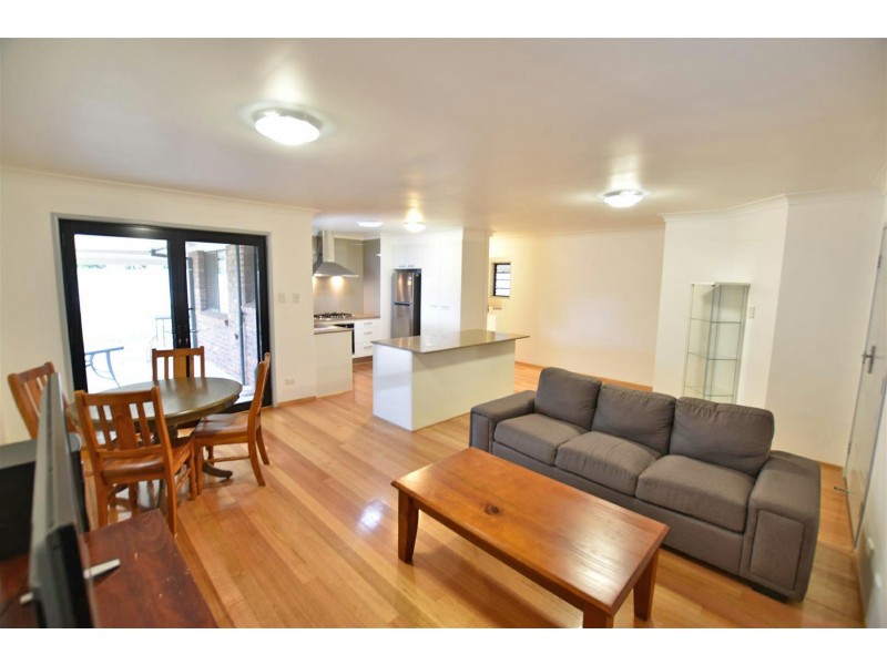 10 Traylen Avenue, Kallangur QLD 4503