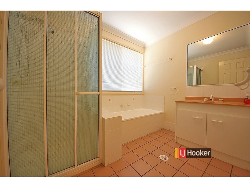 15 Meryll Court, Kallangur QLD 4503