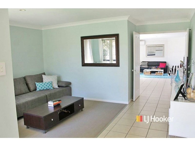 27 Mowbray Court, Kallangur QLD 4503