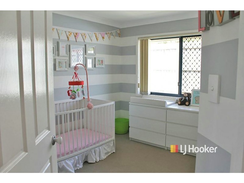 27 Mowbray Court, Kallangur QLD 4503