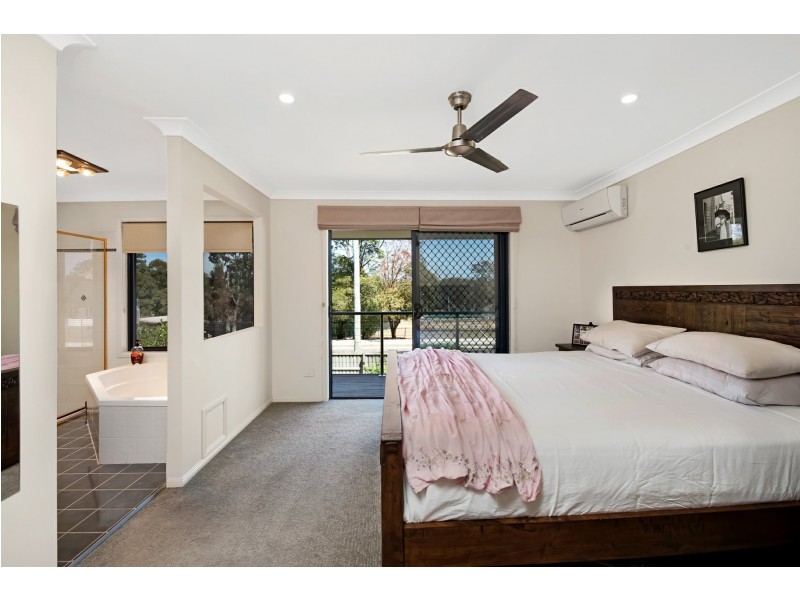 15 Abernant Court, Dakabin QLD 4503