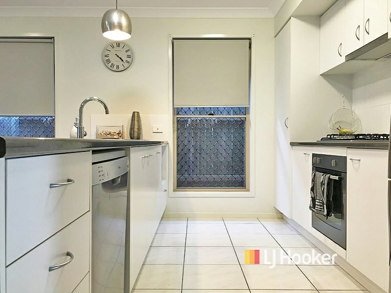 98 Olsen Circuit, Kallangur QLD 4503