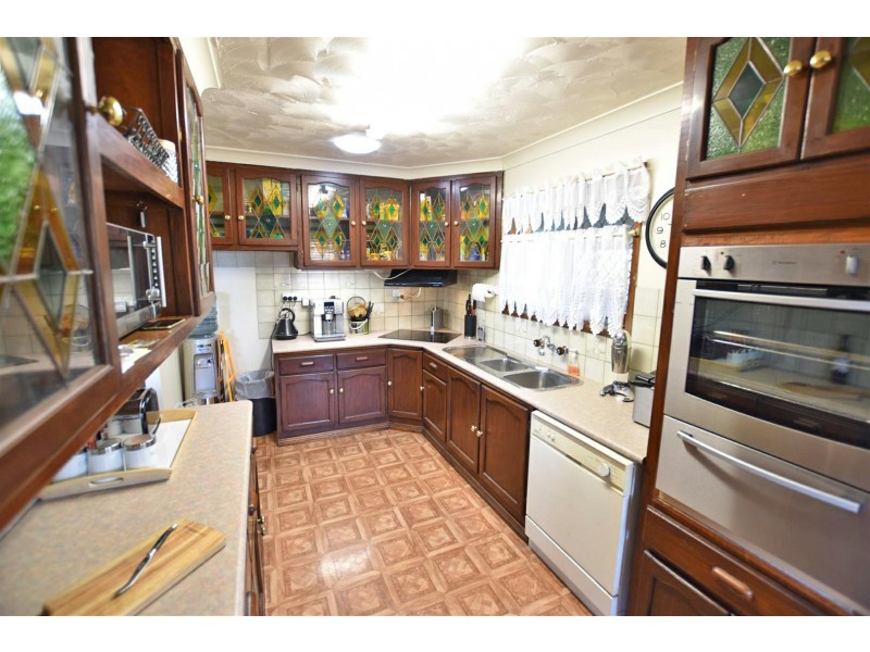 6 Campbell Street, Kallangur QLD 4503