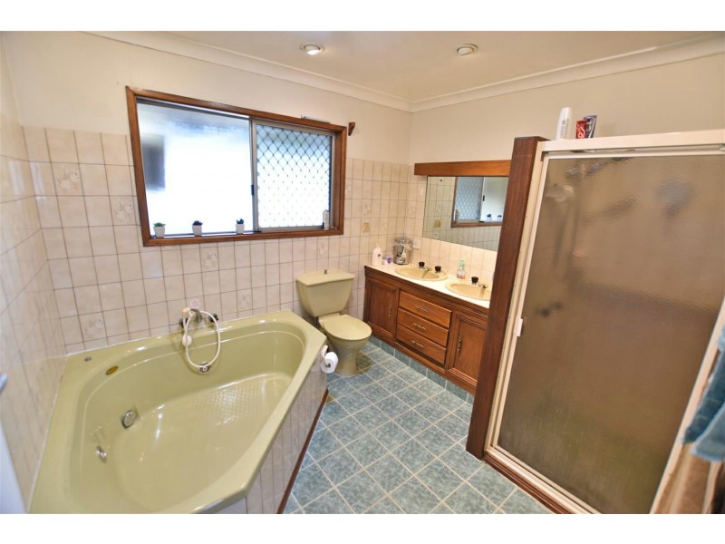 6 Campbell Street, Kallangur QLD 4503