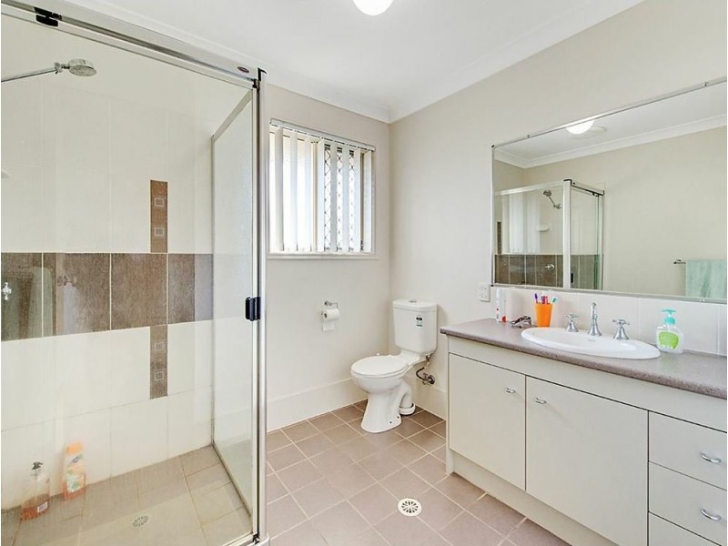 17 Burns Parade, Kallangur QLD 4503