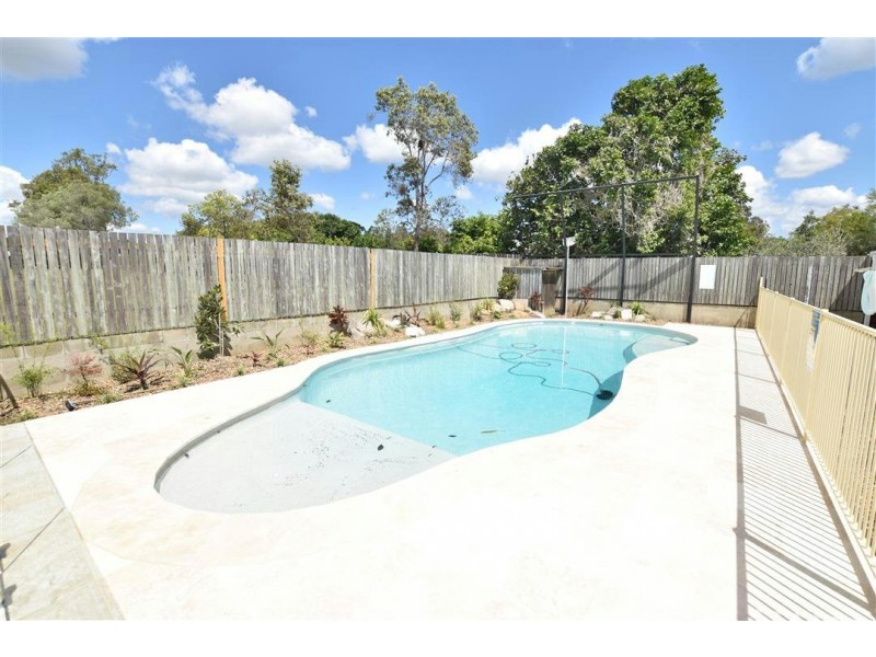 18 Kerr Road, Kallangur QLD 4503