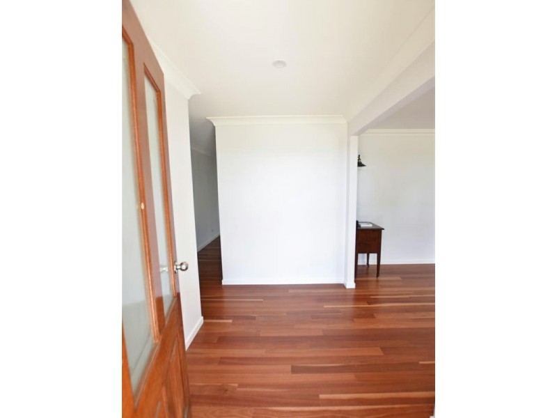 18 Kerr Road, Kallangur QLD 4503