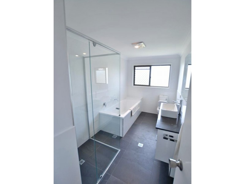 18 Kerr Road, Kallangur QLD 4503