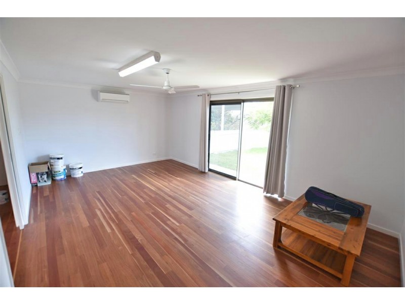 18 Kerr Road, Kallangur QLD 4503