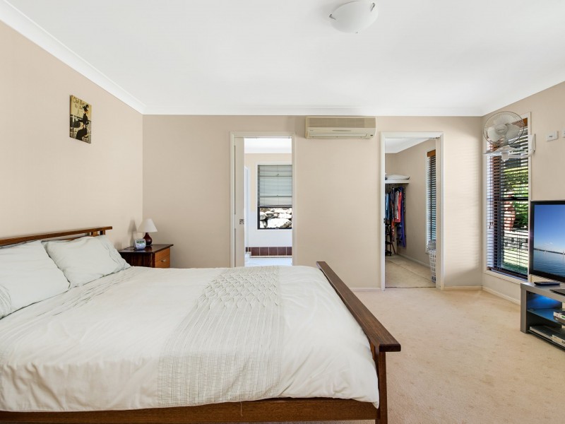 11 Ruby Crescent, Petrie QLD 4502