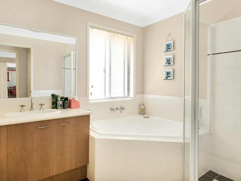 11 Ruby Crescent, Petrie QLD 4502