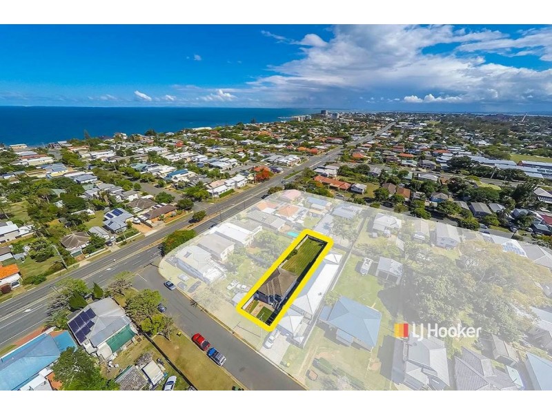 1 Frank Street, Scarborough QLD 4020