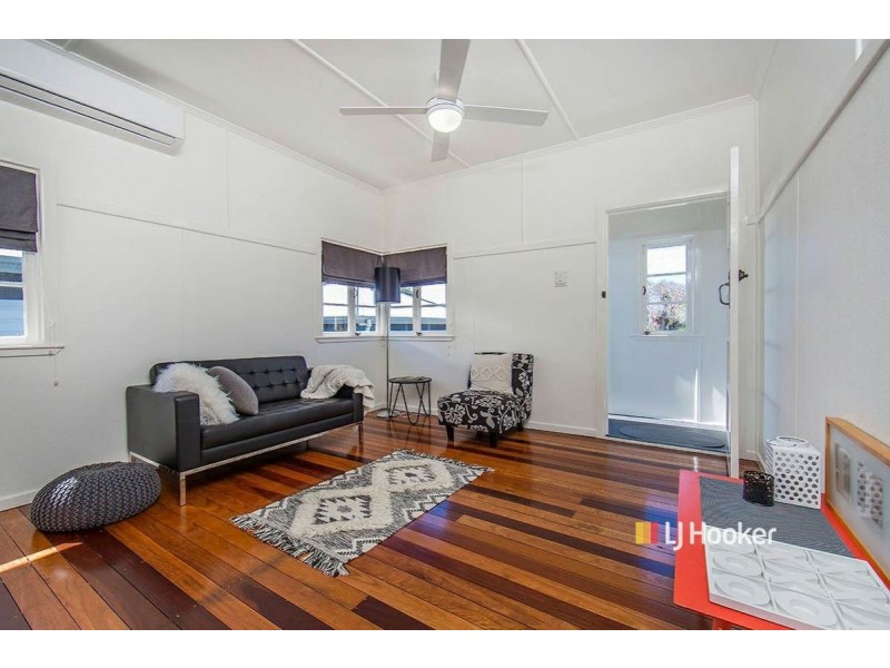 1 Frank Street, Scarborough QLD 4020