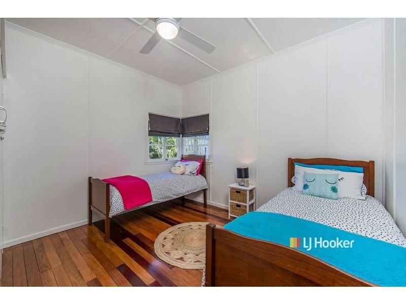 1 Frank Street, Scarborough QLD 4020
