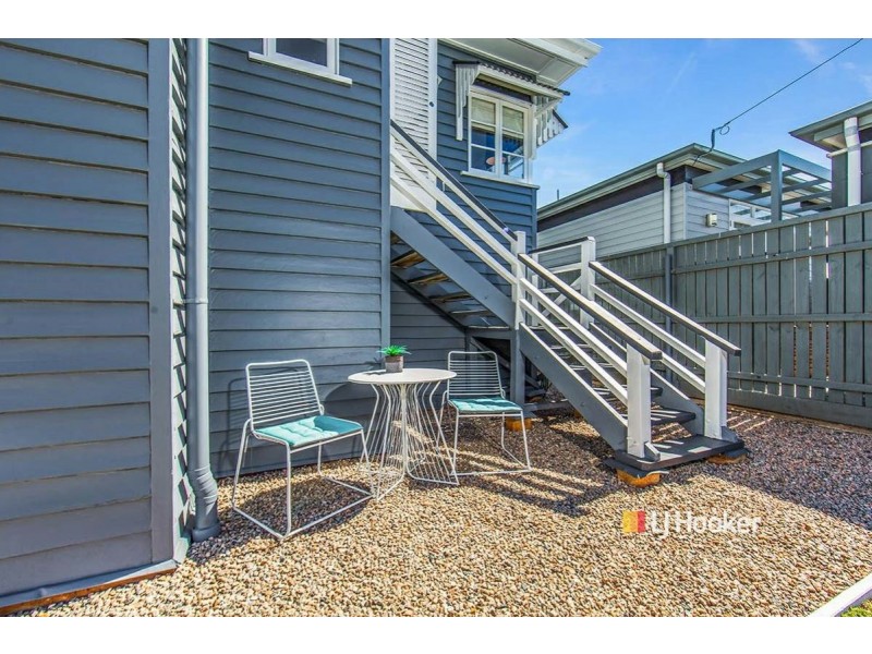 1 Frank Street, Scarborough QLD 4020