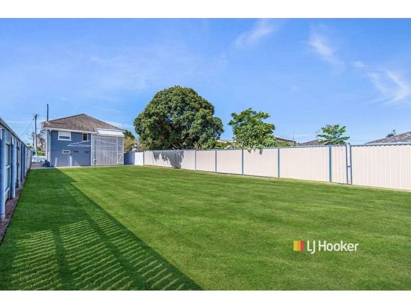 1 Frank Street, Scarborough QLD 4020