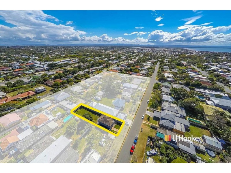 1 Frank Street, Scarborough QLD 4020