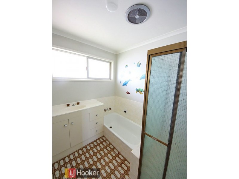 11 Curtis Road, Kallangur QLD 4503