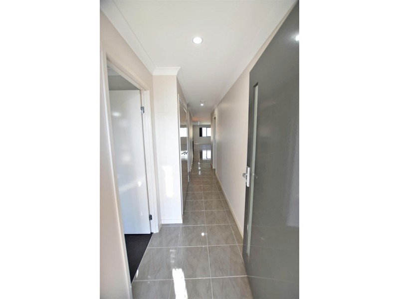 39 Ascot Crescent, Kallangur QLD 4503