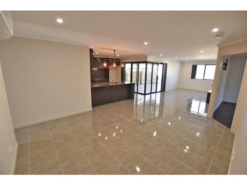 39 Ascot Crescent, Kallangur QLD 4503