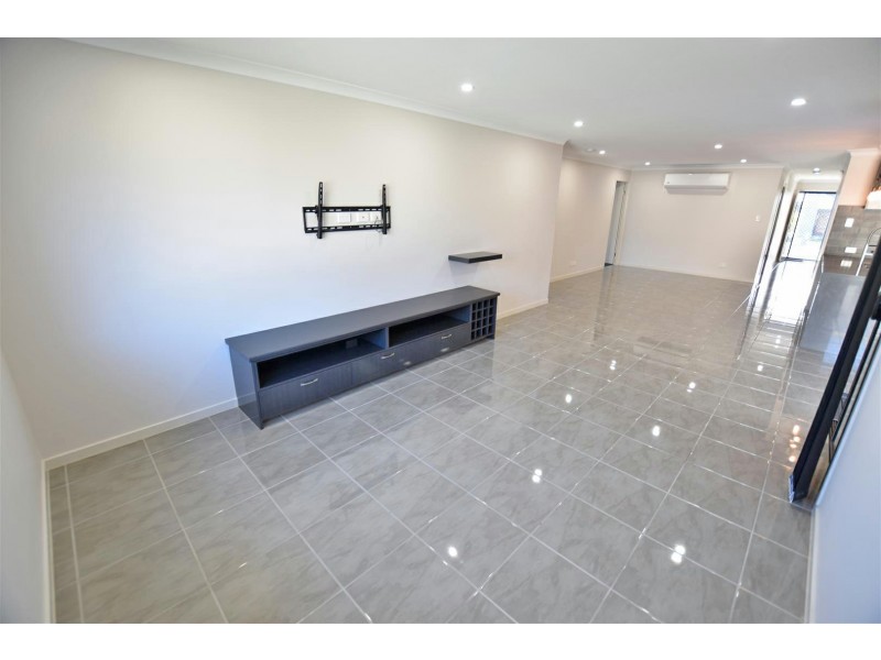 39 Ascot Crescent, Kallangur QLD 4503