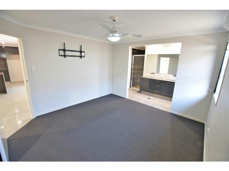39 Ascot Crescent, Kallangur QLD 4503