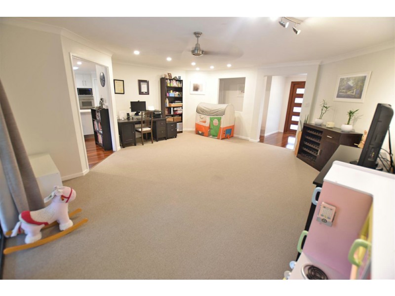 42 Lapwing Crescent, Mango Hill QLD 4509