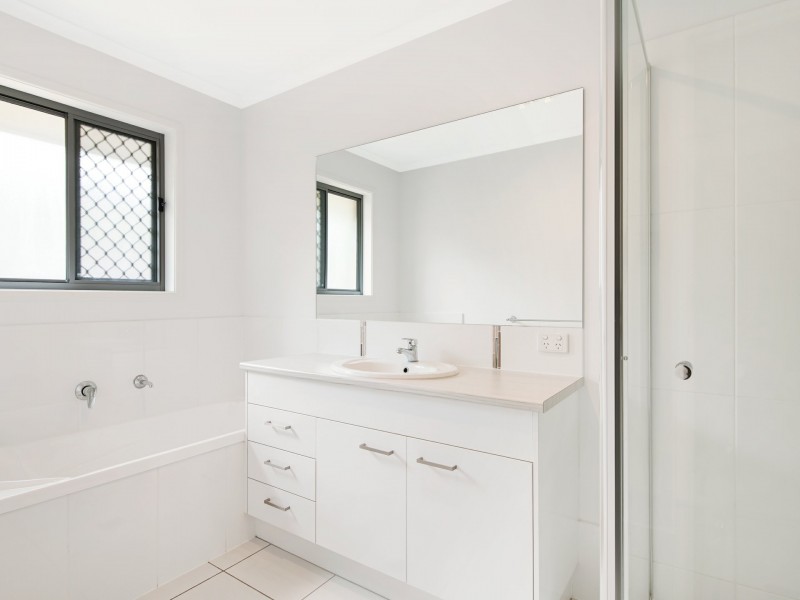 17 Grace Crescent, Narangba QLD 4504