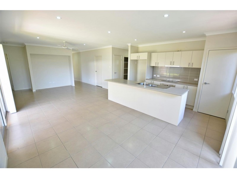 21 Applewood Court, Kallangur QLD 4503