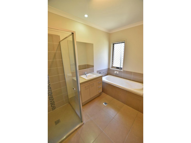 21 Applewood Court, Kallangur QLD 4503