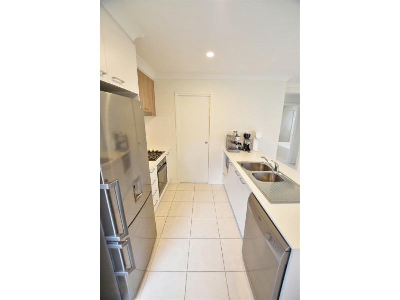 42 Gardenia Circuit, Dakabin QLD 4503