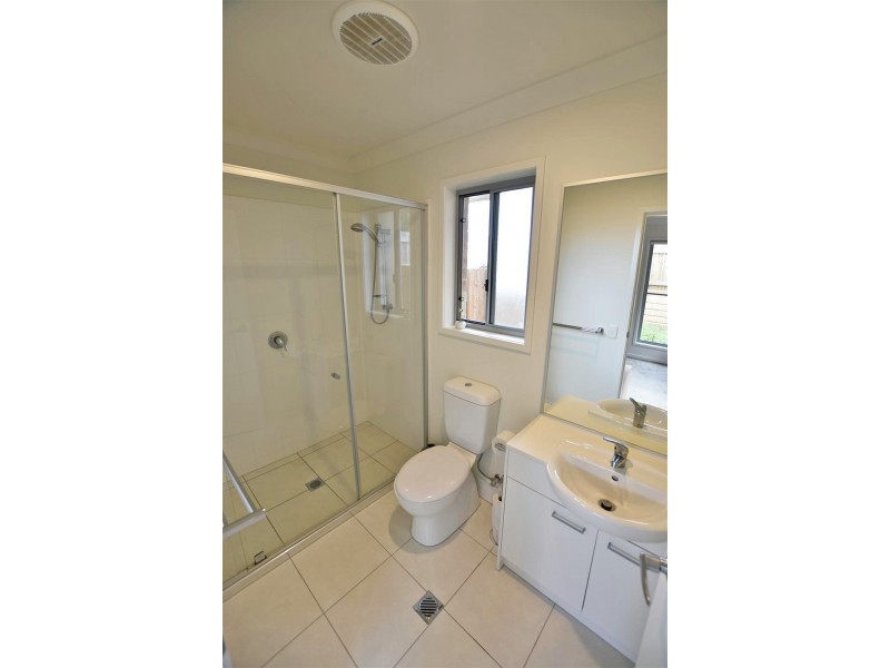 42 Gardenia Circuit, Dakabin QLD 4503