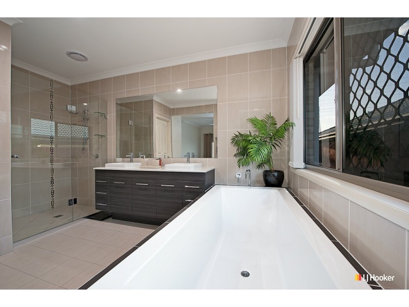 42 Elderflower Circuit, Griffin QLD 4503