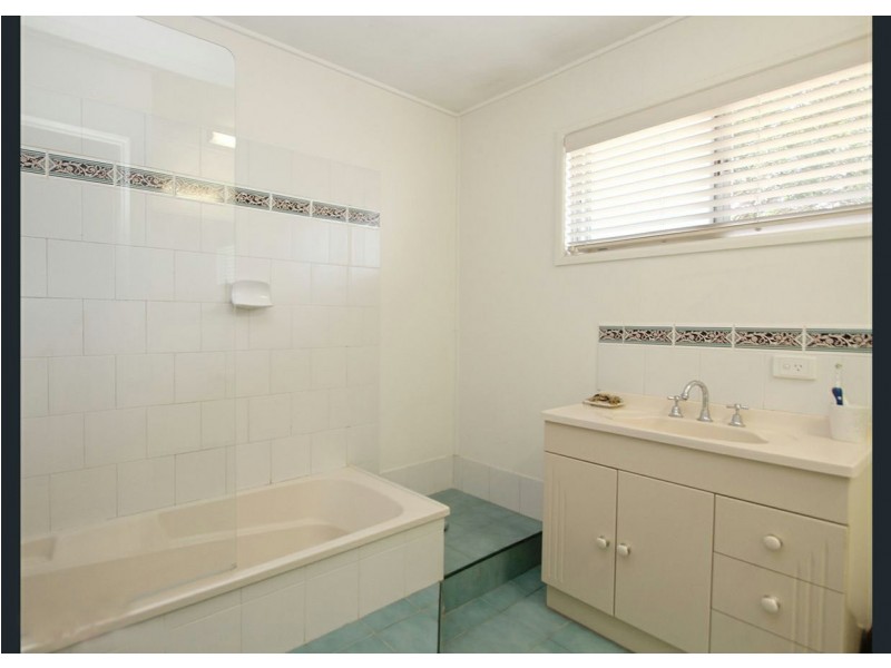 1 Evelyn Street, Kallangur QLD 4503