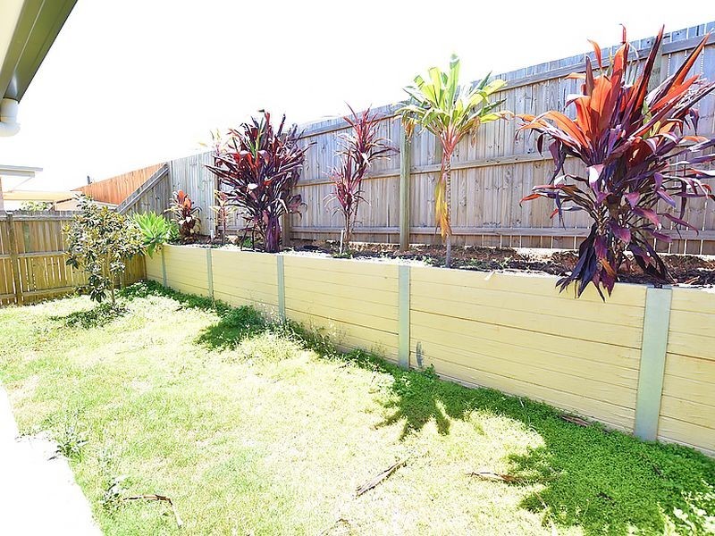 26 Mapleton Drive, North Lakes QLD 4509