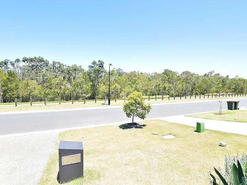 26 Mapleton Drive, North Lakes QLD 4509